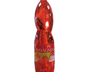 Magnesia Red Water Strawberry 1.5L